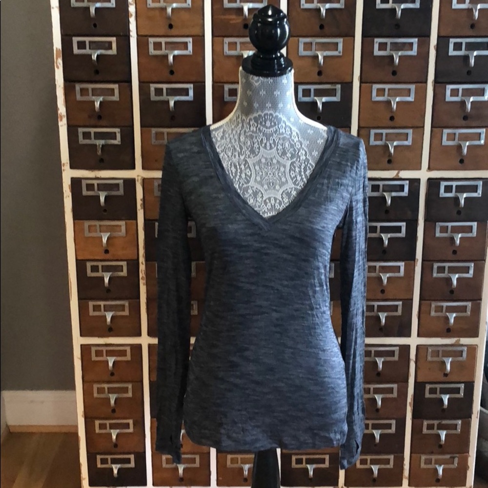 Lululemon long sleeve T-shirt